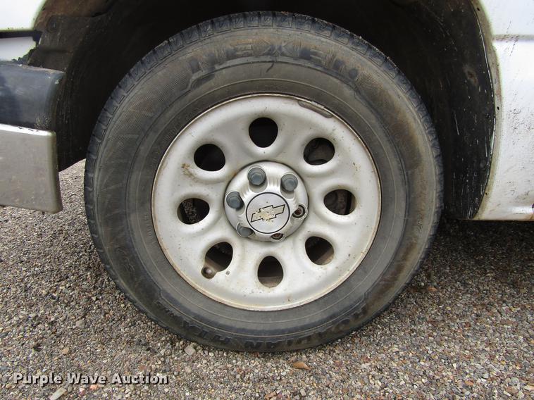 image for item DC0133 2007 Chevrolet Silverado 1500 pickup truck