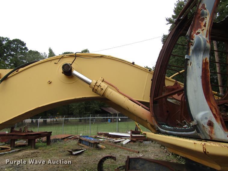 image for item DC0154 John Deere 200 excavator