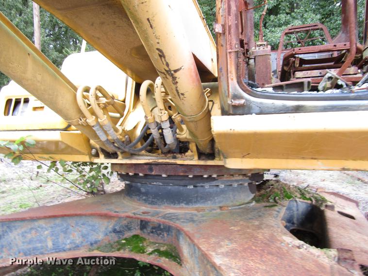 image for item DC0154 John Deere 200 excavator