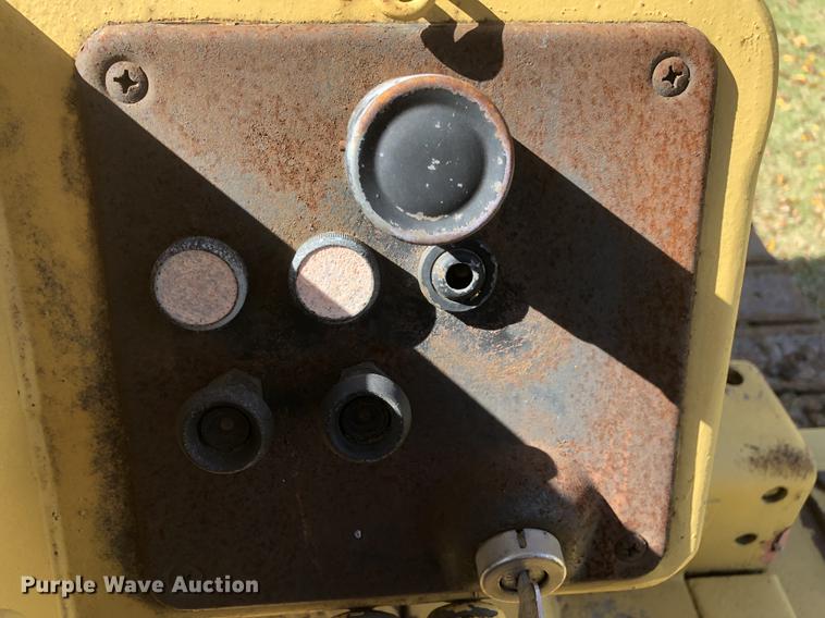 image for item DC0158 1985 Komatsu D41A-3 dozer