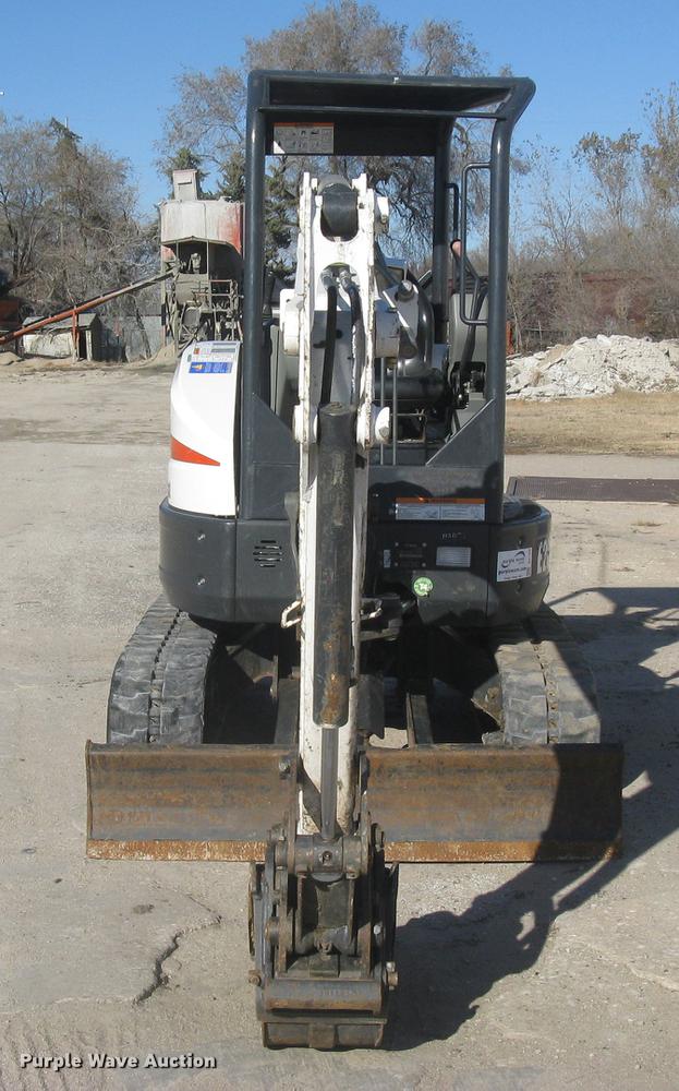 image for item DC1328 2016 Bobcat E26 mini excavator