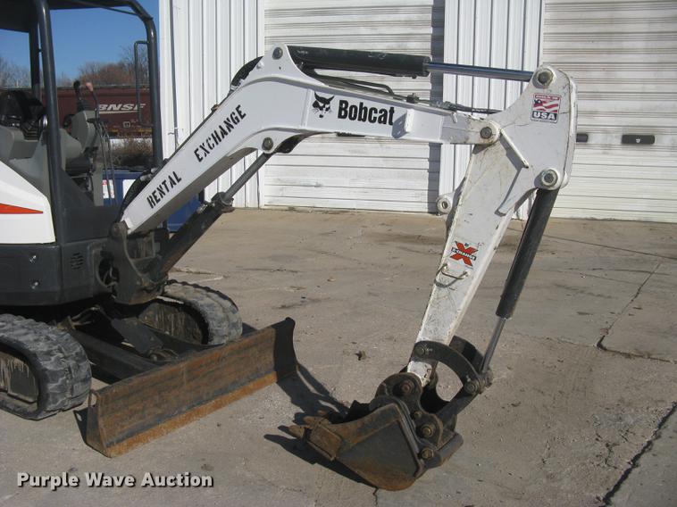 image for item DC1328 2016 Bobcat E26 mini excavator