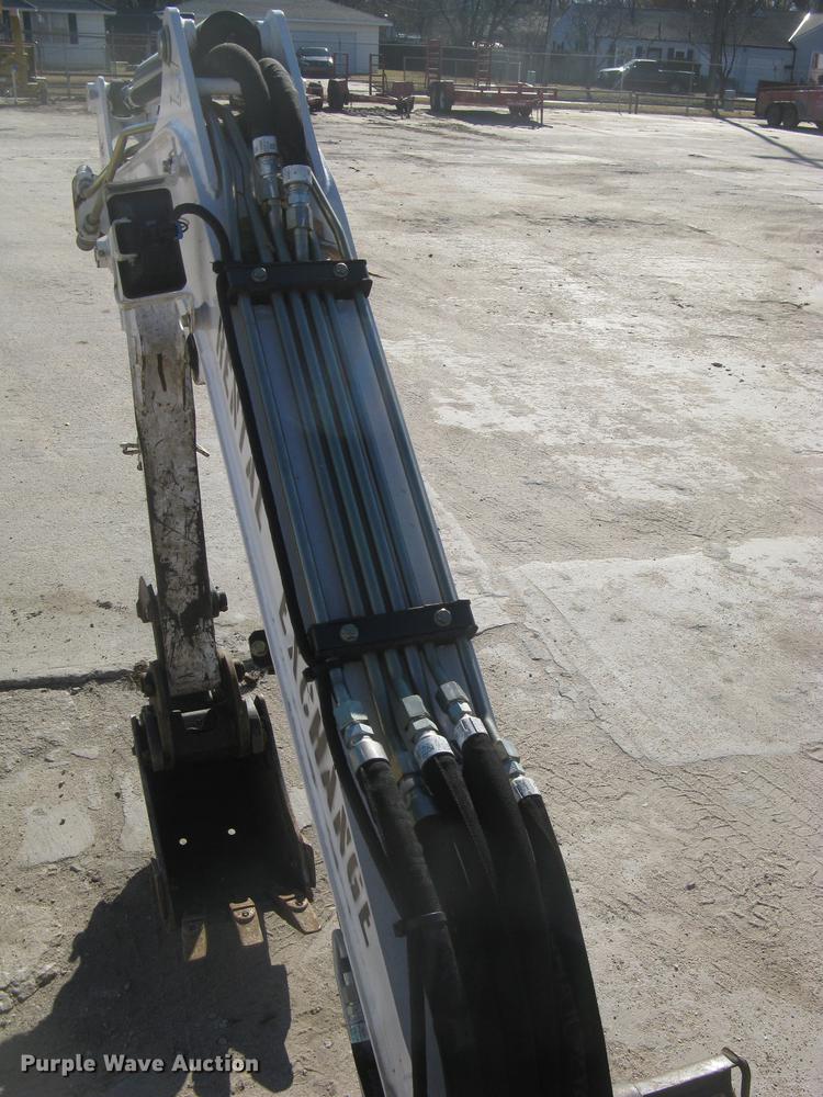 image for item DC1328 2016 Bobcat E26 mini excavator