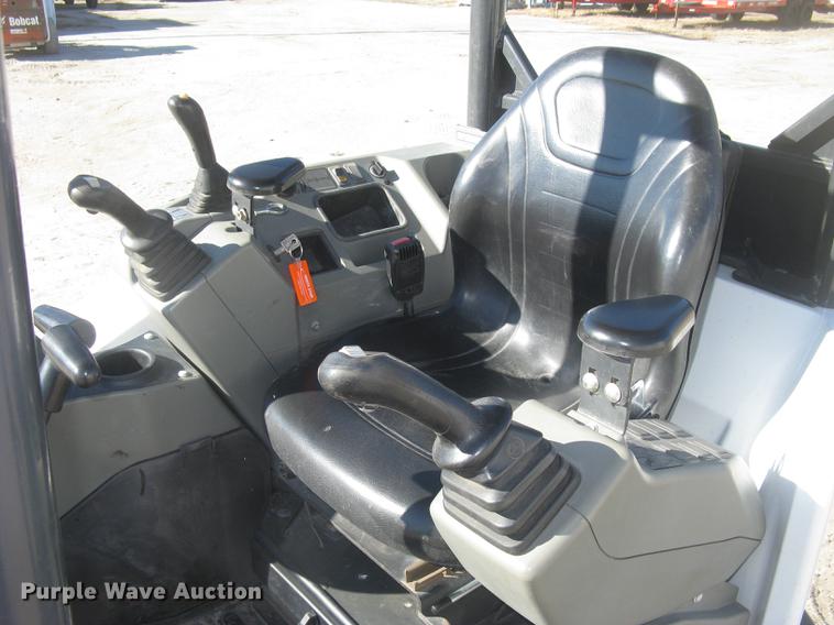 image for item DC1328 2016 Bobcat E26 mini excavator