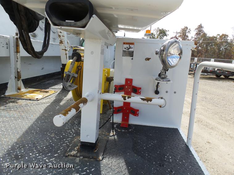 image for item DD2435 2012 Ford F550 bucket truck