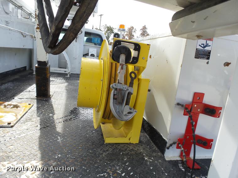 image for item DD2435 2012 Ford F550 bucket truck