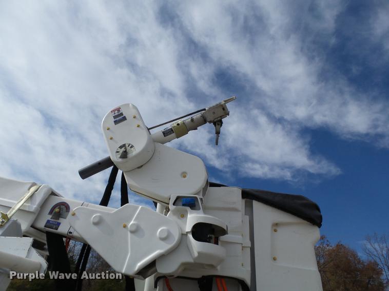 image for item DD2435 2012 Ford F550 bucket truck