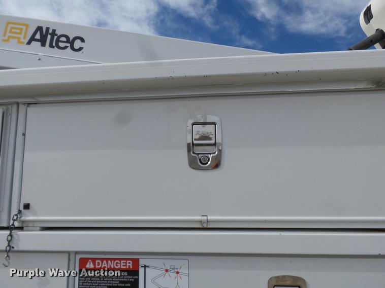 image for item DD2435 2012 Ford F550 bucket truck