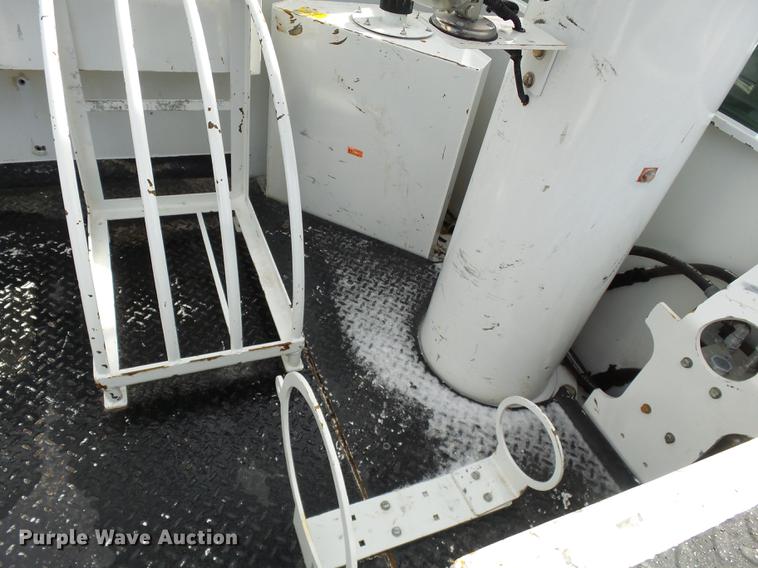 image for item DD2435 2012 Ford F550 bucket truck