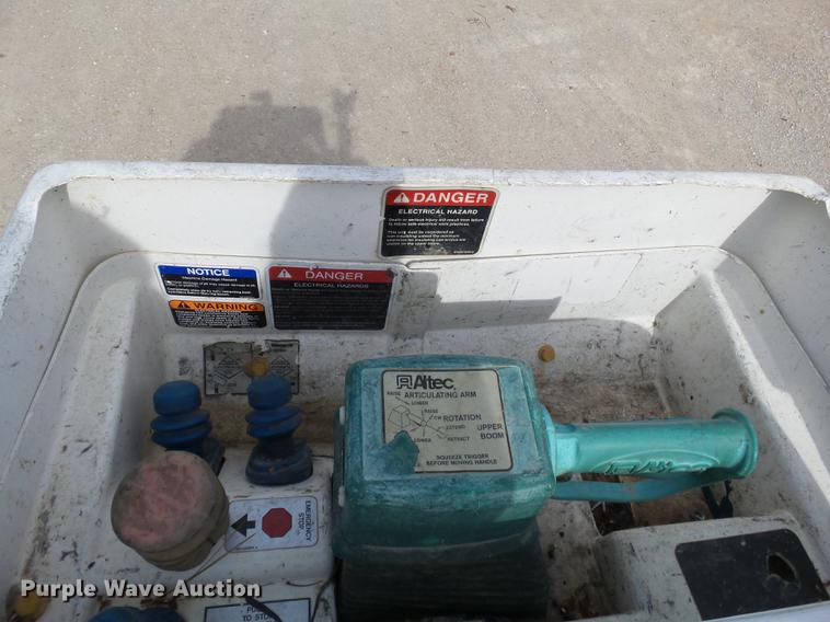 image for item DD2435 2012 Ford F550 bucket truck