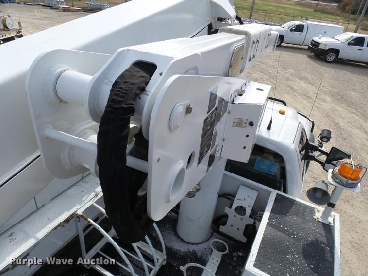 image for item DD2435 2012 Ford F550 bucket truck