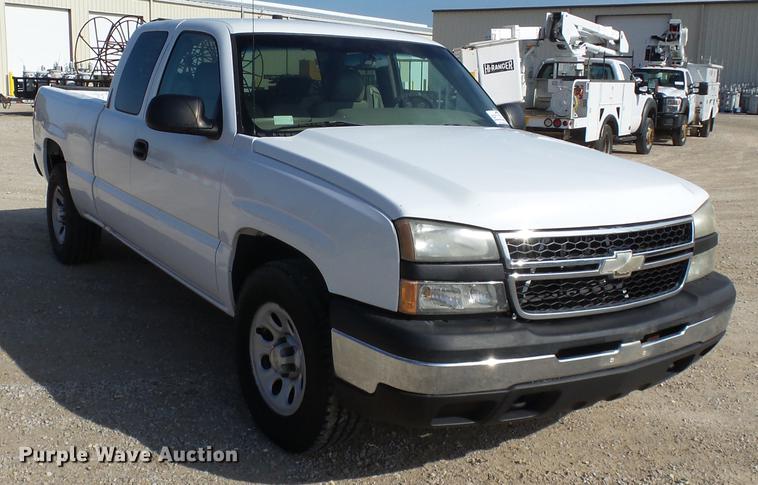 image for item DD2436 2006 Chevrolet Silverado 1500 Ext. Cab pickup truck