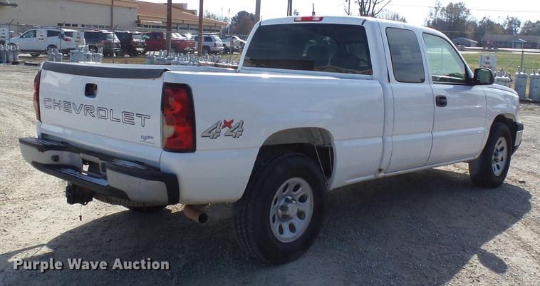 image for item DD2436 2006 Chevrolet Silverado 1500 Ext. Cab pickup truck