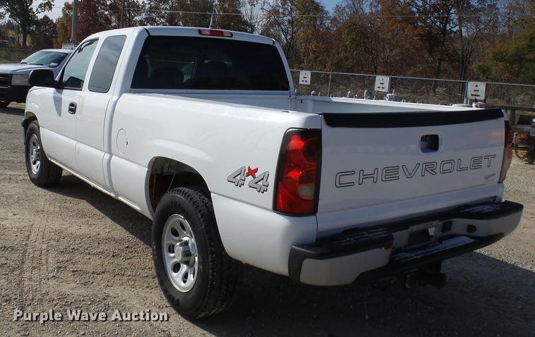 image for item DD2436 2006 Chevrolet Silverado 1500 Ext. Cab pickup truck