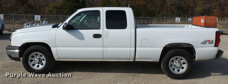 image for item DD2436 2006 Chevrolet Silverado 1500 Ext. Cab pickup truck