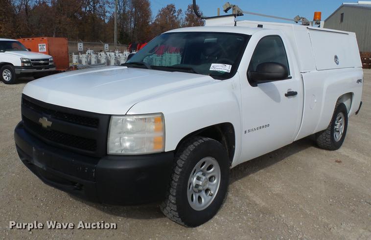 image for item DD2438 2008 Chevrolet Silverado 1500 pickup truck