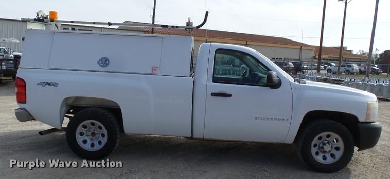 image for item DD2438 2008 Chevrolet Silverado 1500 pickup truck