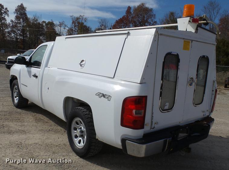 image for item DD2438 2008 Chevrolet Silverado 1500 pickup truck