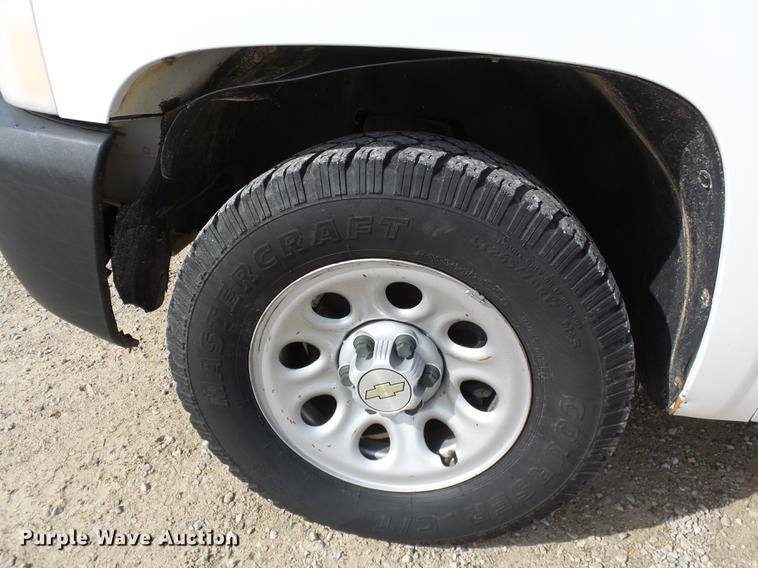 image for item DD2438 2008 Chevrolet Silverado 1500 pickup truck