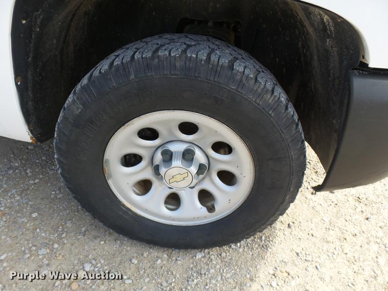 image for item DD2438 2008 Chevrolet Silverado 1500 pickup truck
