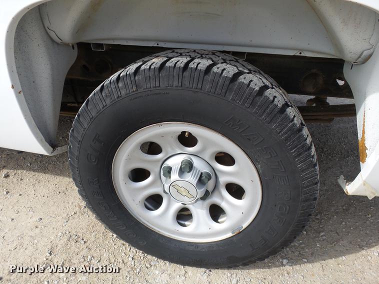 image for item DD2438 2008 Chevrolet Silverado 1500 pickup truck