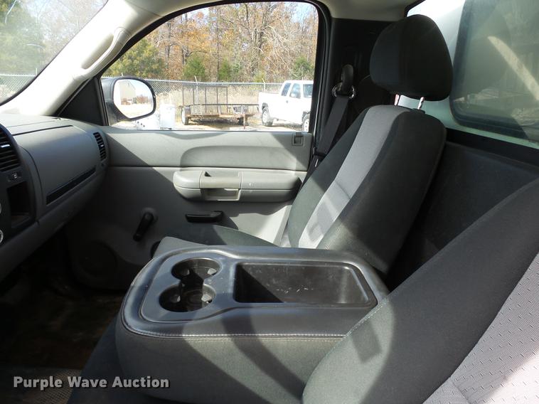 image for item DD2438 2008 Chevrolet Silverado 1500 pickup truck