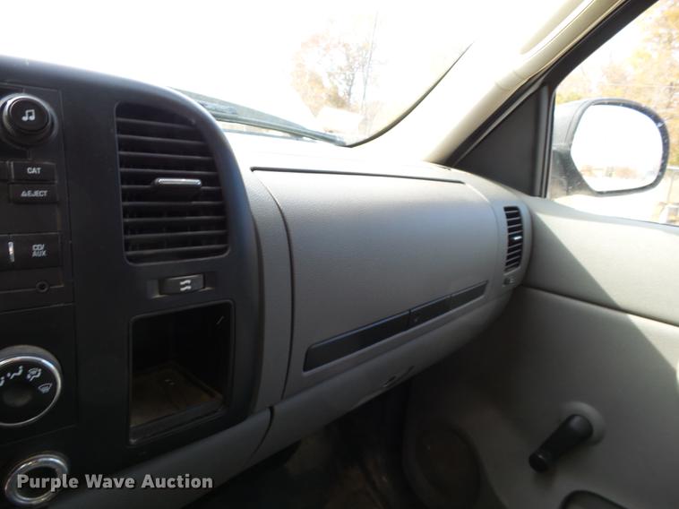 image for item DD2438 2008 Chevrolet Silverado 1500 pickup truck