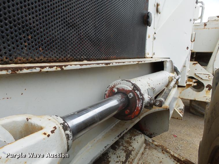 image for item DD2451 1992 Timberjack 380C skidder with digger derrick