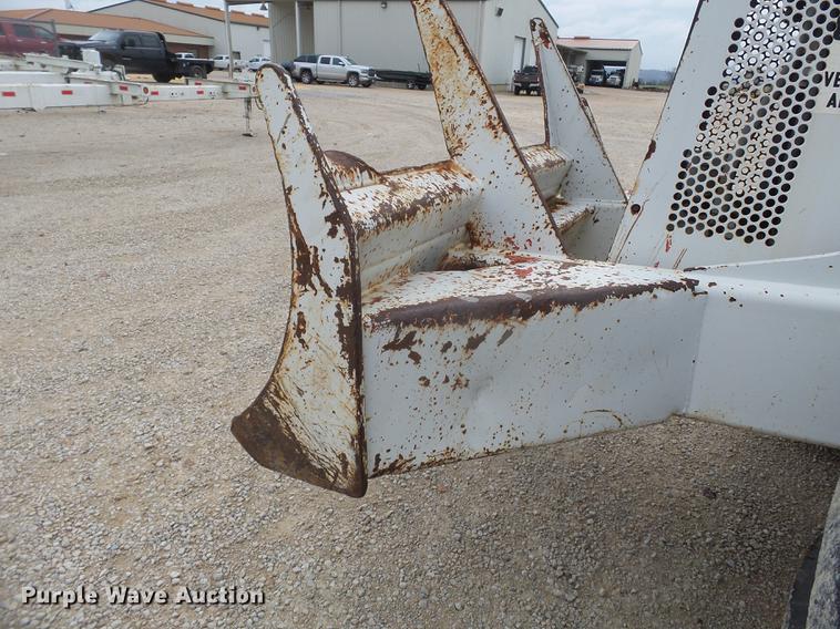 image for item DD2451 1992 Timberjack 380C skidder with digger derrick