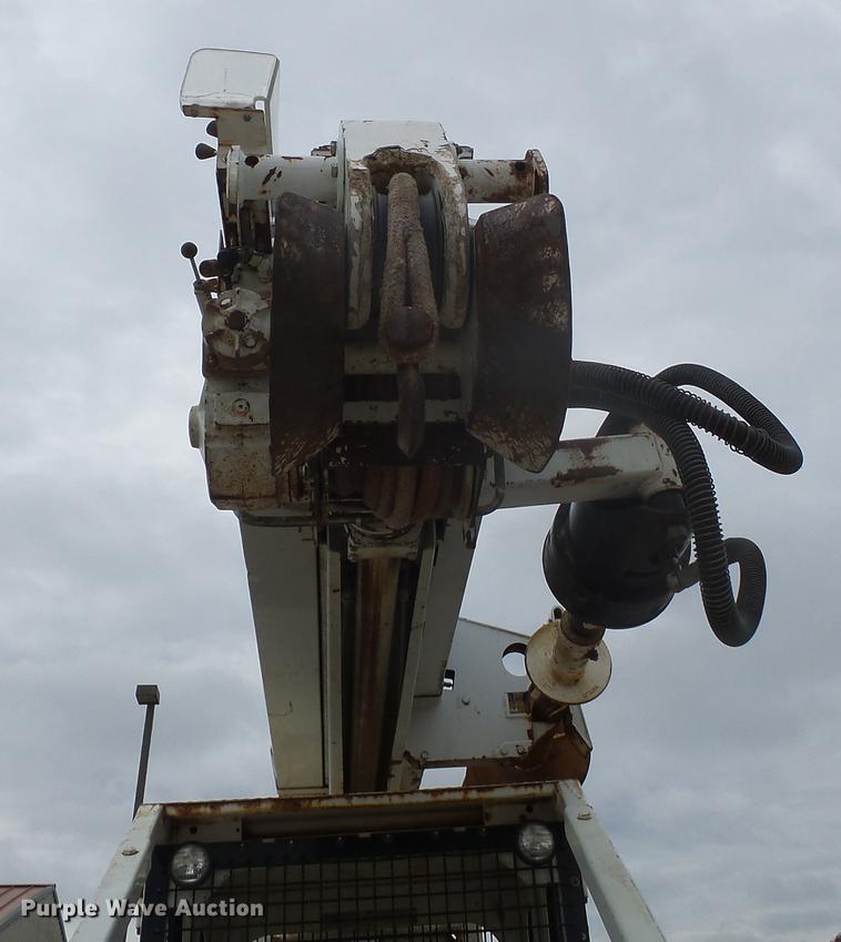 image for item DD2451 1992 Timberjack 380C skidder with digger derrick