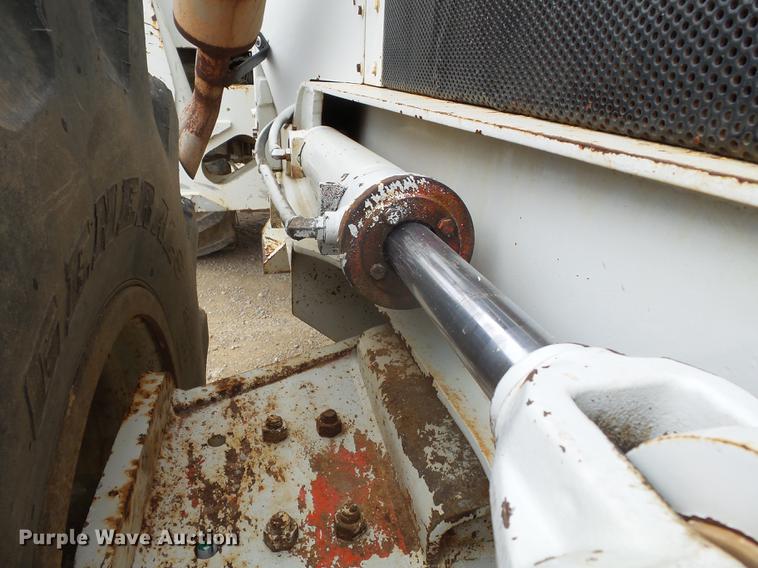 image for item DD2451 1992 Timberjack 380C skidder with digger derrick