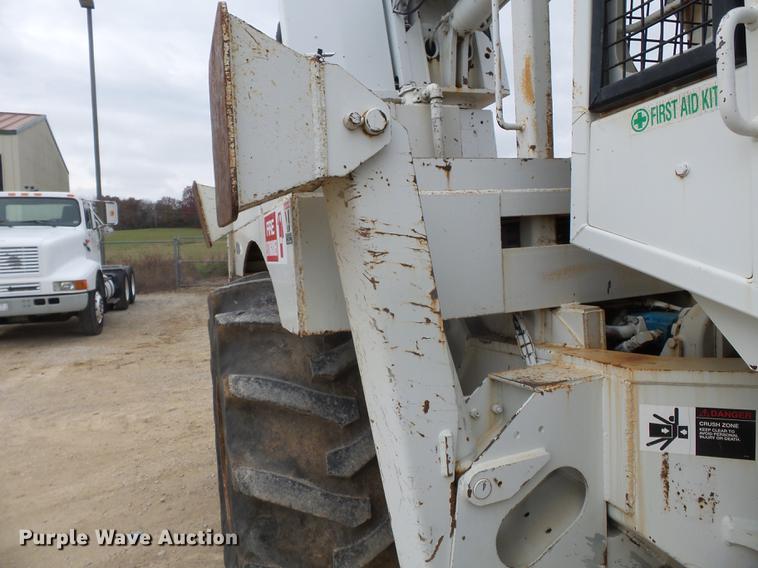 image for item DD2451 1992 Timberjack 380C skidder with digger derrick