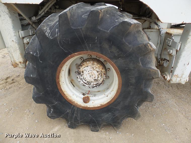 image for item DD2451 1992 Timberjack 380C skidder with digger derrick