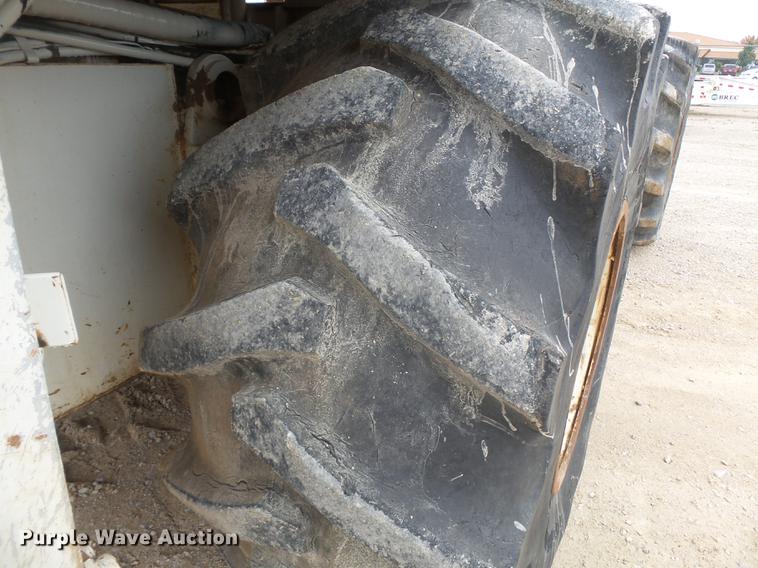 image for item DD2451 1992 Timberjack 380C skidder with digger derrick