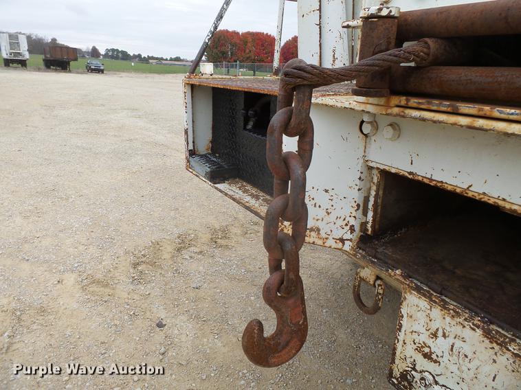 image for item DD2451 1992 Timberjack 380C skidder with digger derrick