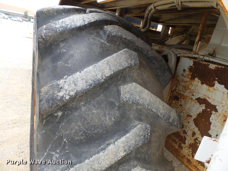 image for item DD2451 1992 Timberjack 380C skidder with digger derrick