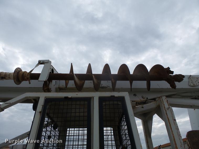 image for item DD2451 1992 Timberjack 380C skidder with digger derrick