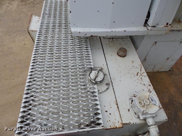 image for item DD2451 1992 Timberjack 380C skidder with digger derrick