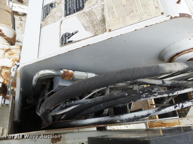 image for item DD2451 1992 Timberjack 380C skidder with digger derrick