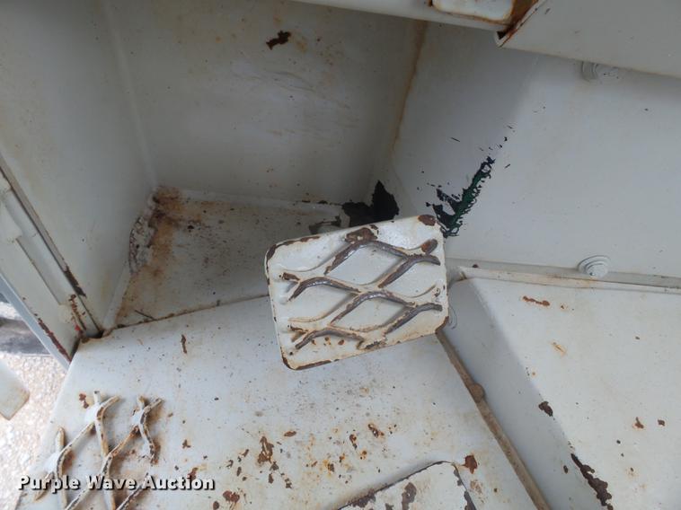 image for item DD2451 1992 Timberjack 380C skidder with digger derrick