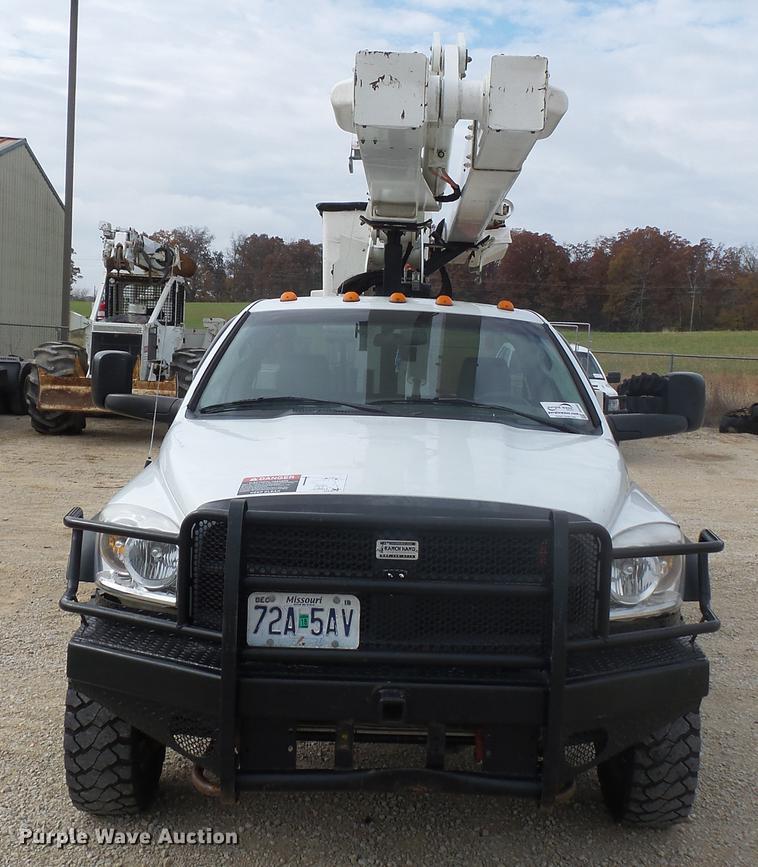 image for item DD2452 2009 Dodge Ram 5500 bucket truck