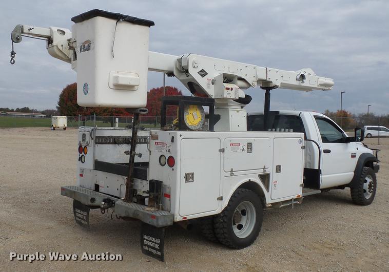 image for item DD2452 2009 Dodge Ram 5500 bucket truck