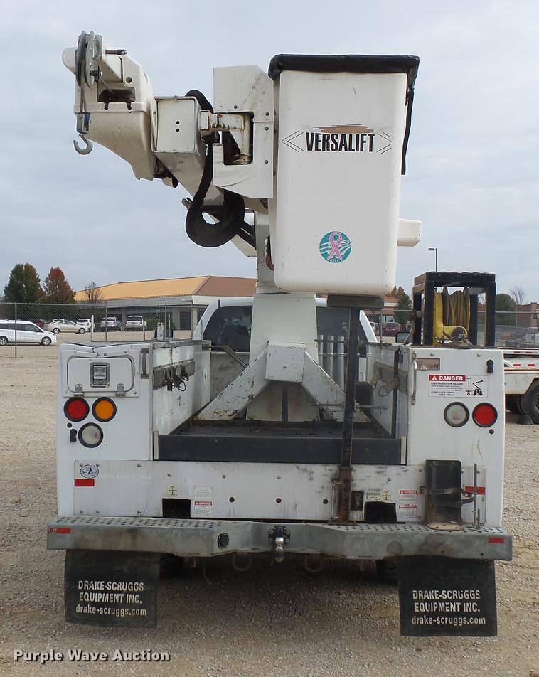 image for item DD2452 2009 Dodge Ram 5500 bucket truck