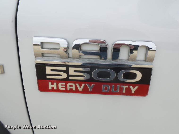 image for item DD2452 2009 Dodge Ram 5500 bucket truck