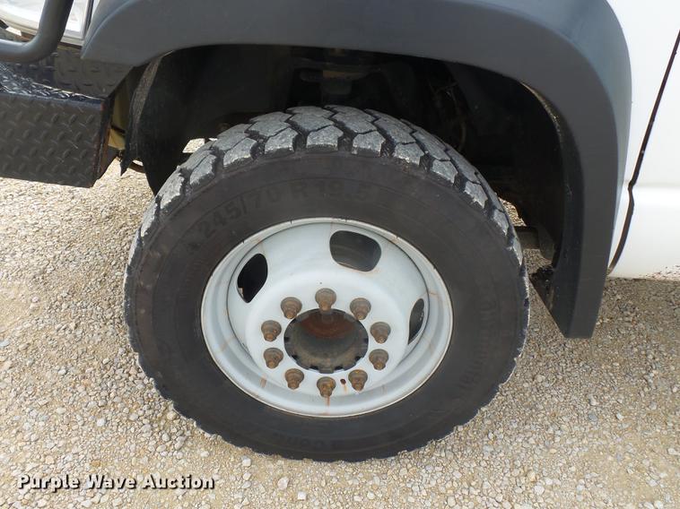 image for item DD2452 2009 Dodge Ram 5500 bucket truck