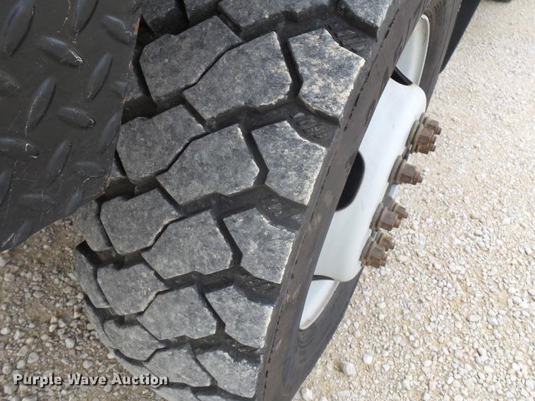 image for item DD2452 2009 Dodge Ram 5500 bucket truck