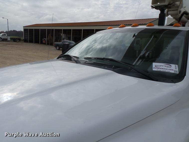 image for item DD2452 2009 Dodge Ram 5500 bucket truck