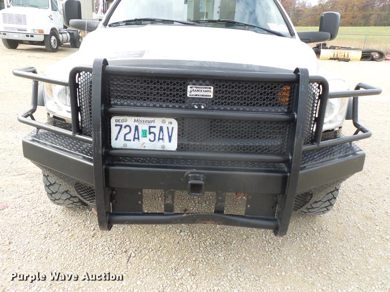 image for item DD2452 2009 Dodge Ram 5500 bucket truck