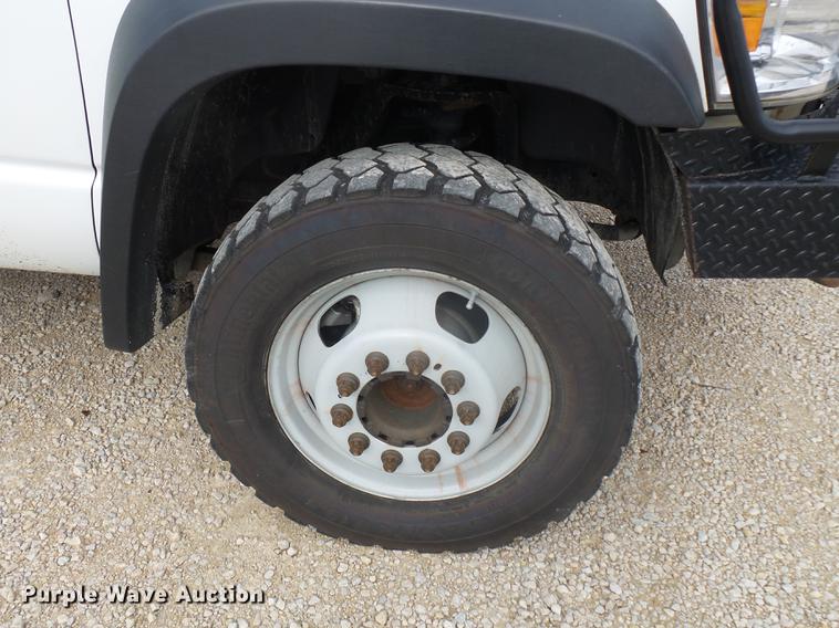 image for item DD2452 2009 Dodge Ram 5500 bucket truck