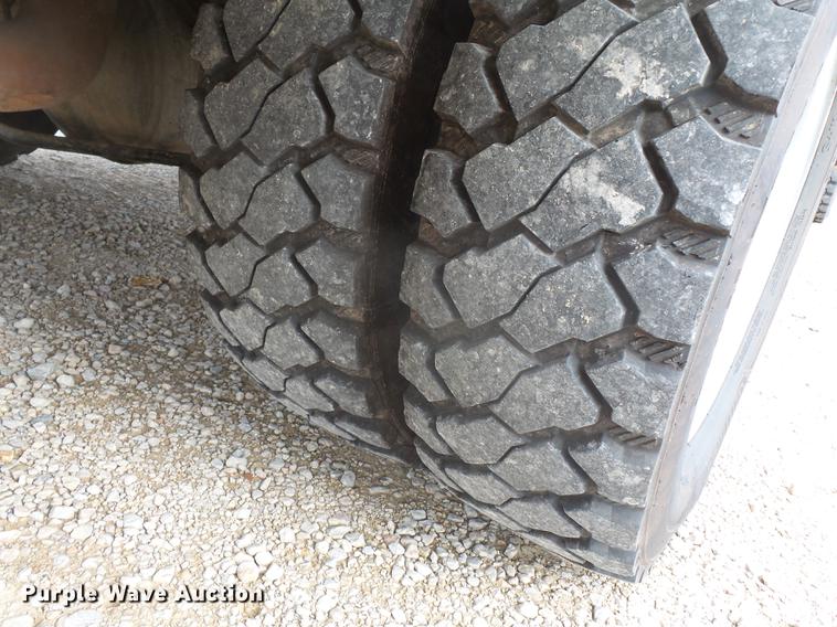 image for item DD2452 2009 Dodge Ram 5500 bucket truck